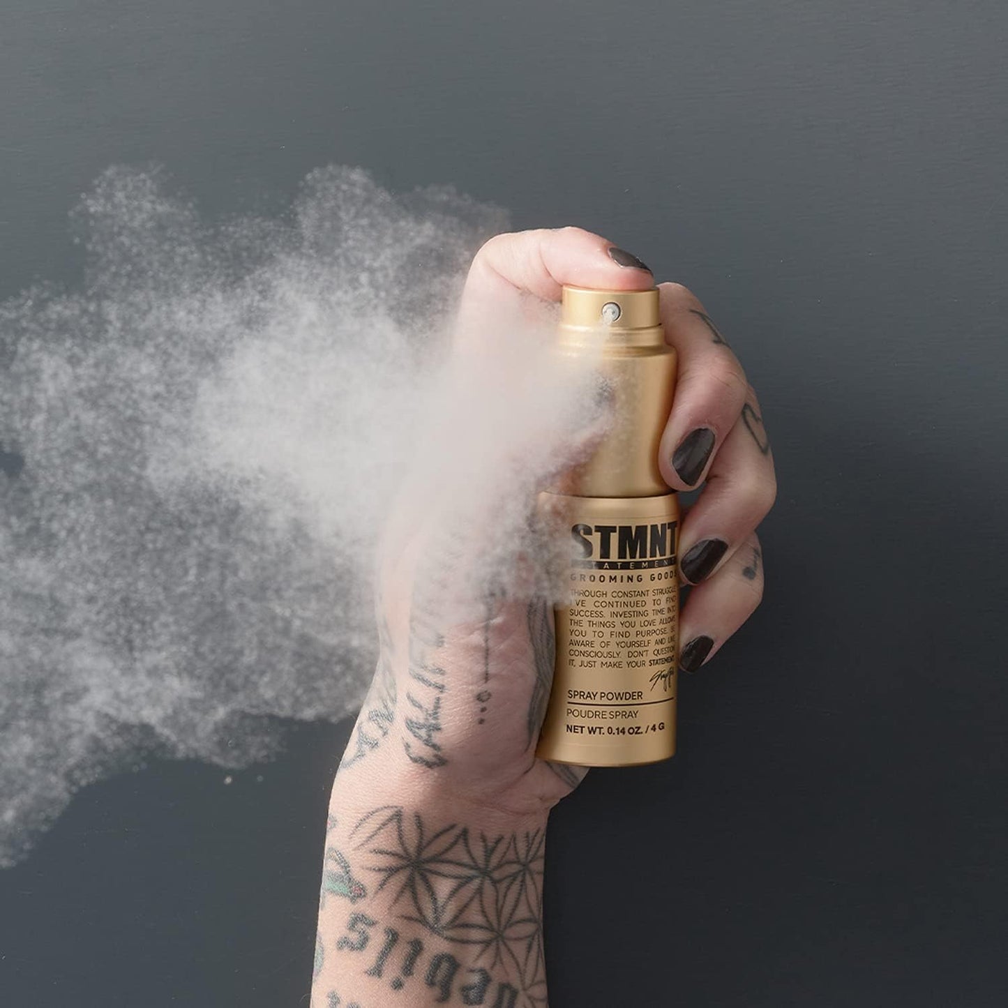 STMNT Spray Powder 4g — spray application