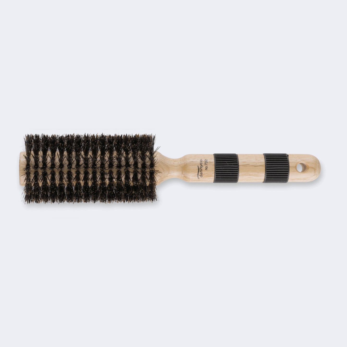 Dannyco Oakwood Round Brush – Pre-Softened Natural Boar / Brosse ronde Dannyco en chêne – soies naturelles de sanglier préassouplies