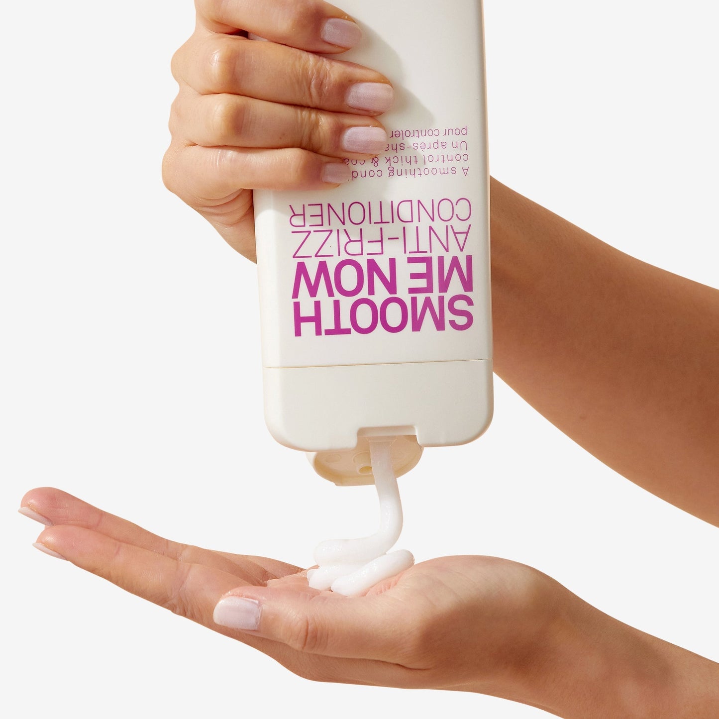 Eleven Australia Smooth Me Now Anti-Frizz Conditioner – official product image 7