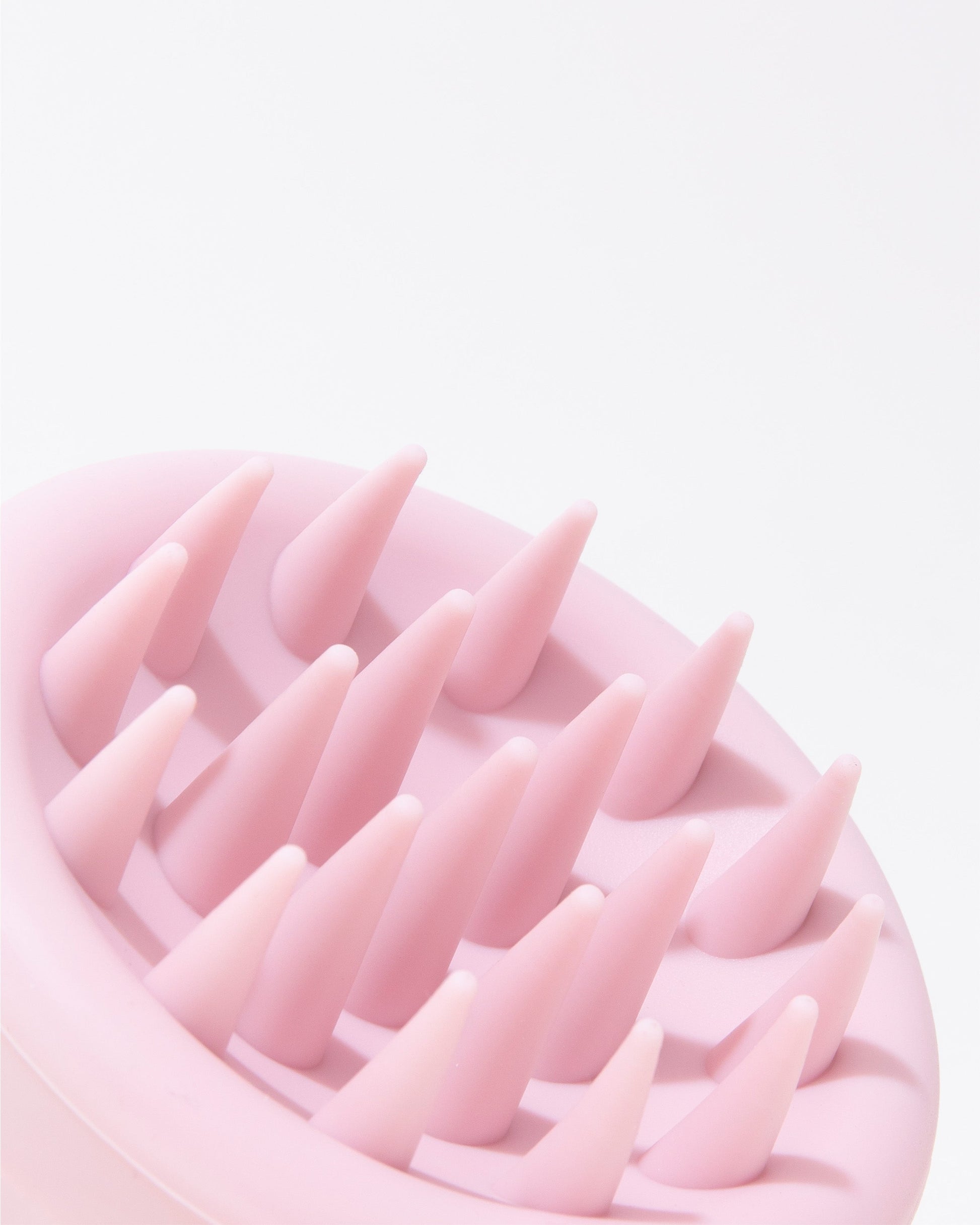 Design.Me Gentle Scalp Brush – Soft Flexible Bristles for Cleansing & Massage