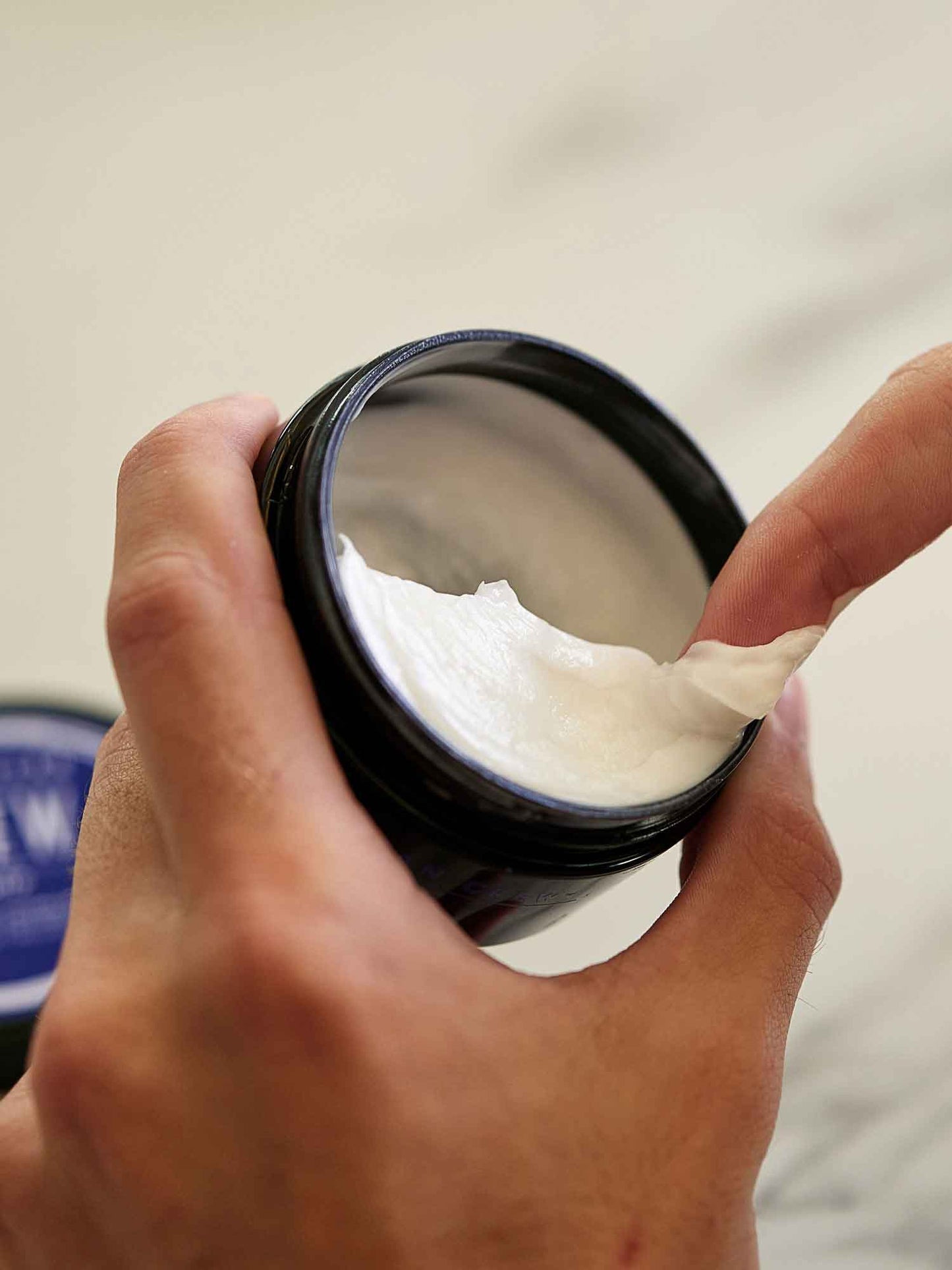 American Crew Whip Lightweight Styling Cream – Fluffy Texture