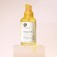 Tratamiento capilar con aceite de marula